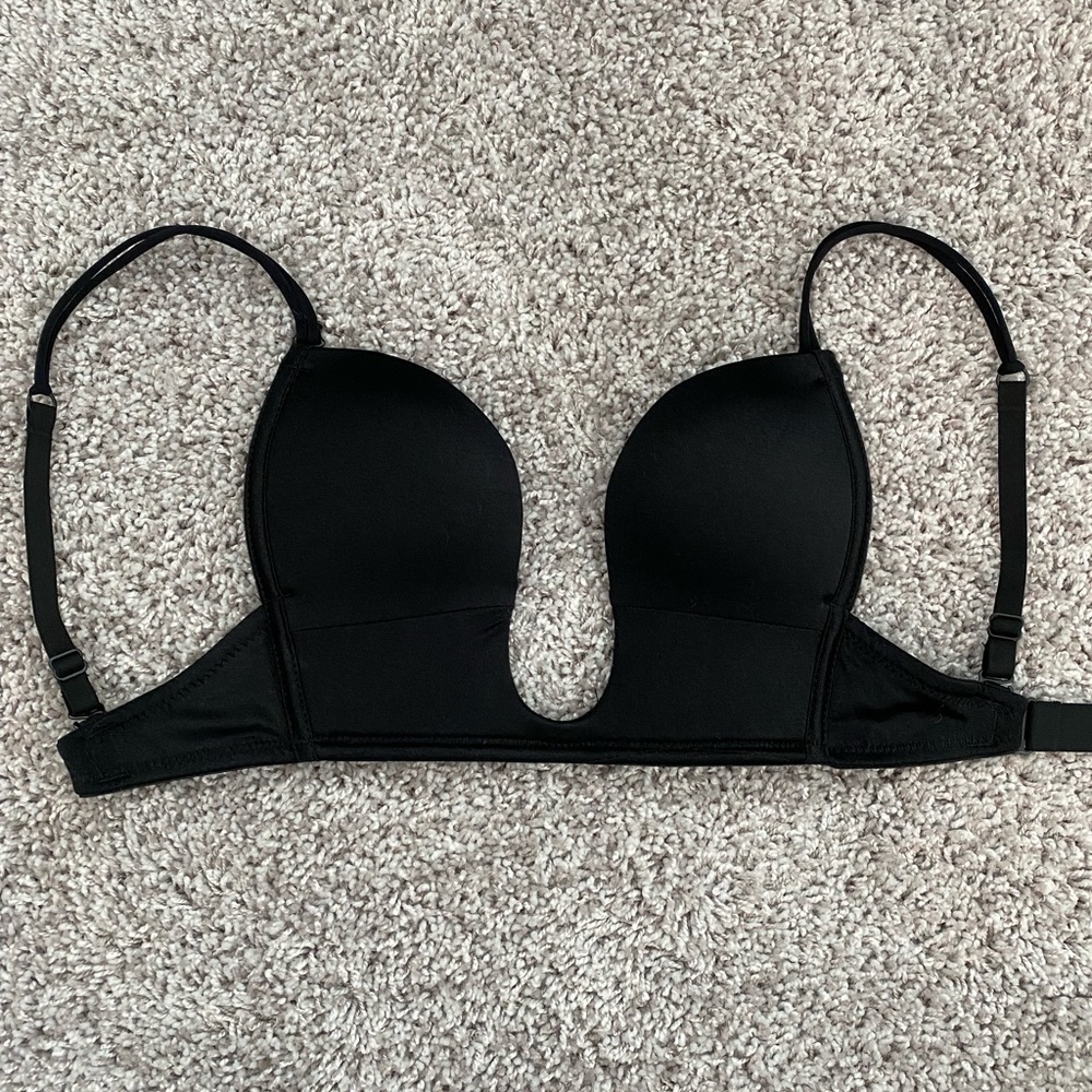 Plunge push up bra